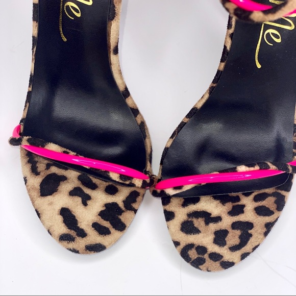 Beautiful open toe heels cheetah w/neon pink only on straps. - Picture 3 of 4